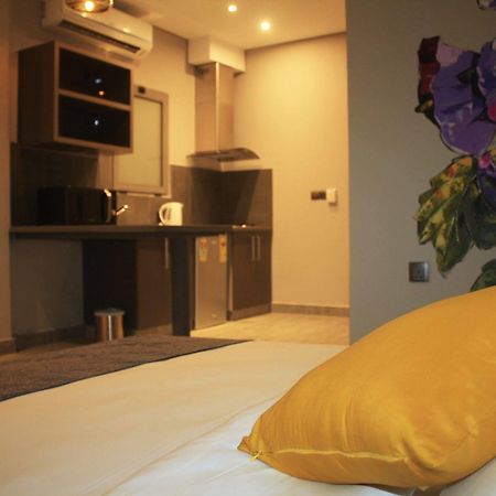 Urbano Hotel By Roots Wiaboman المظهر الخارجي الصورة
