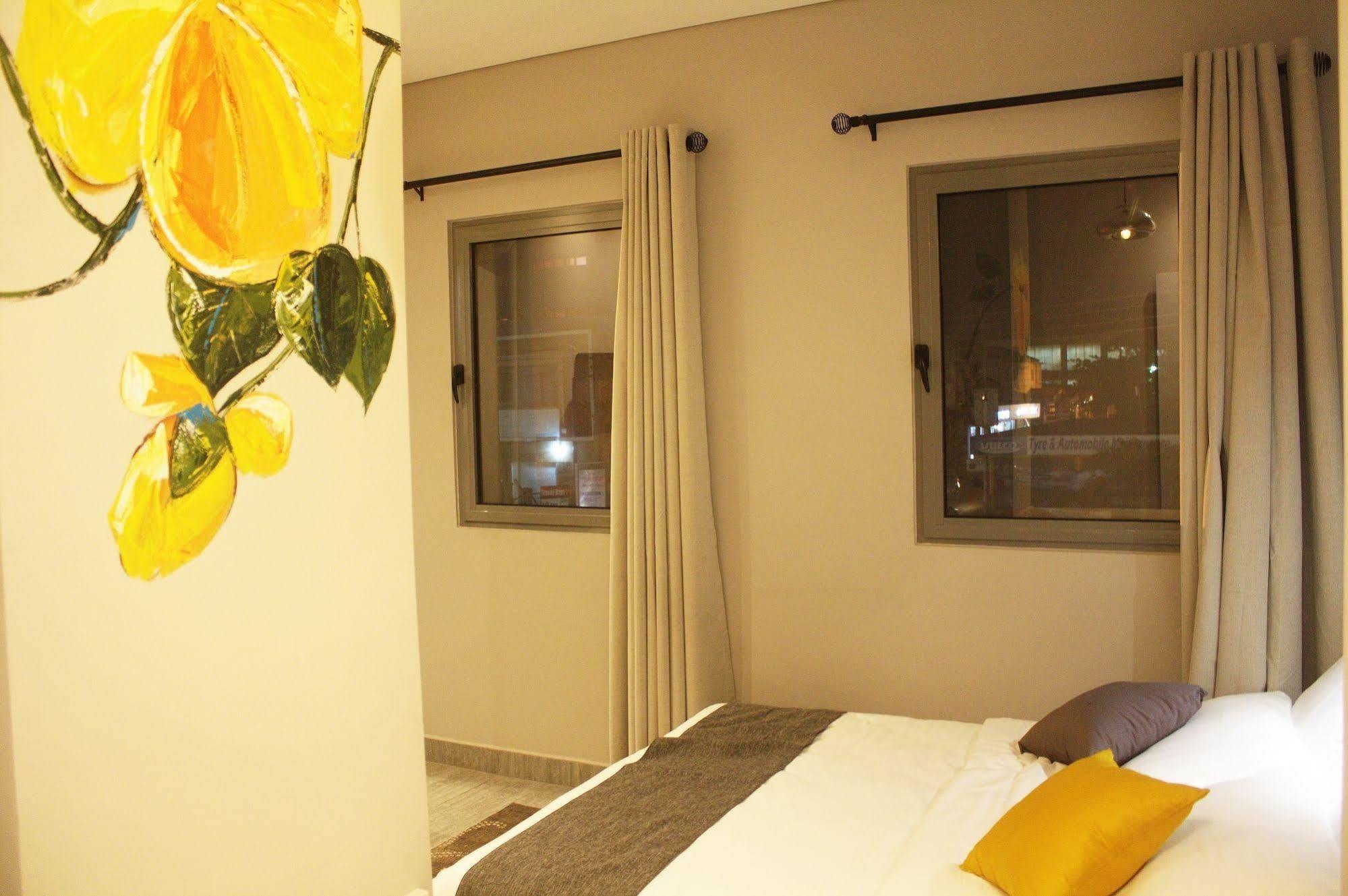 Urbano Hotel By Roots Wiaboman المظهر الخارجي الصورة