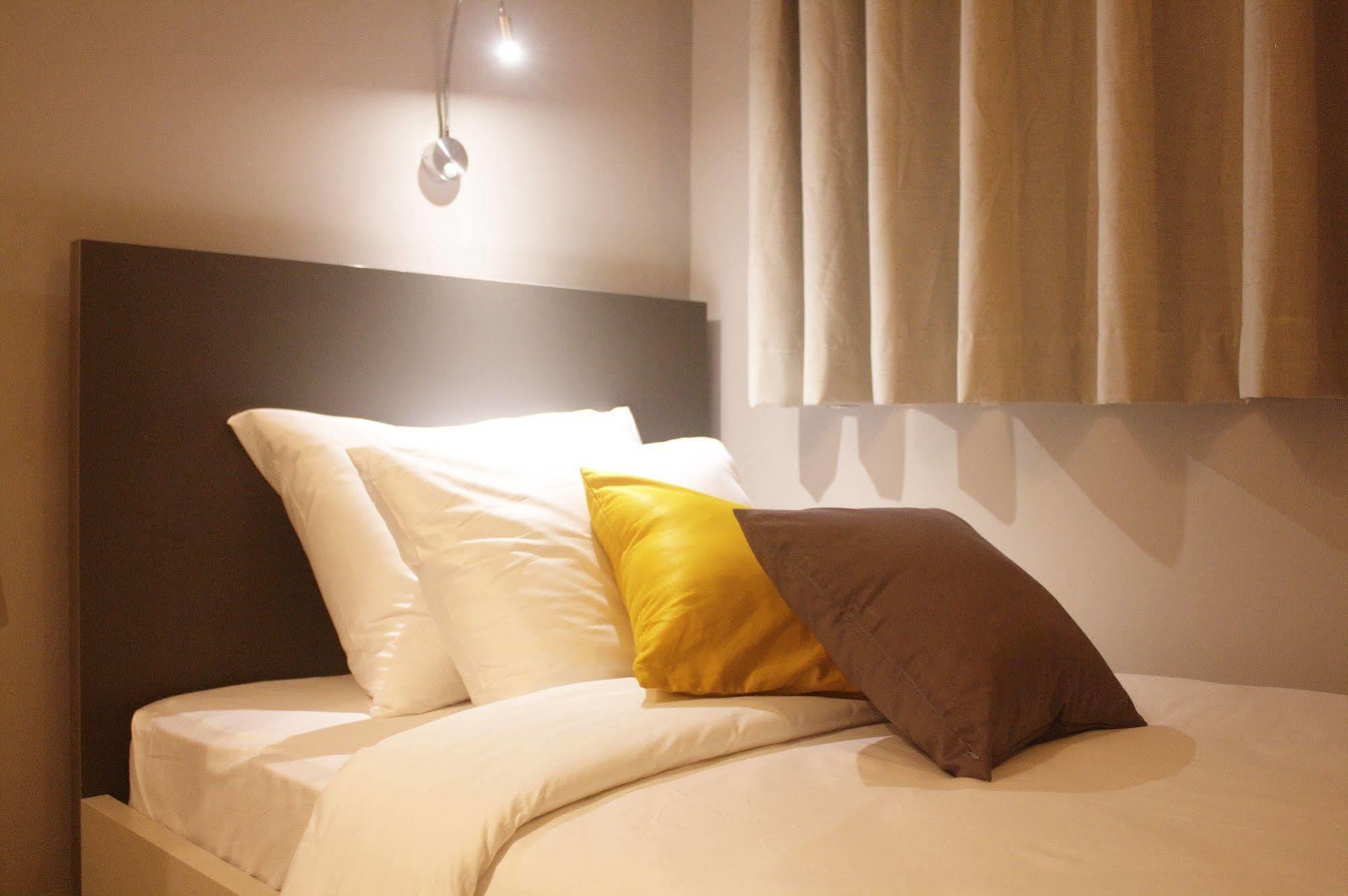Urbano Hotel By Roots Wiaboman المظهر الخارجي الصورة